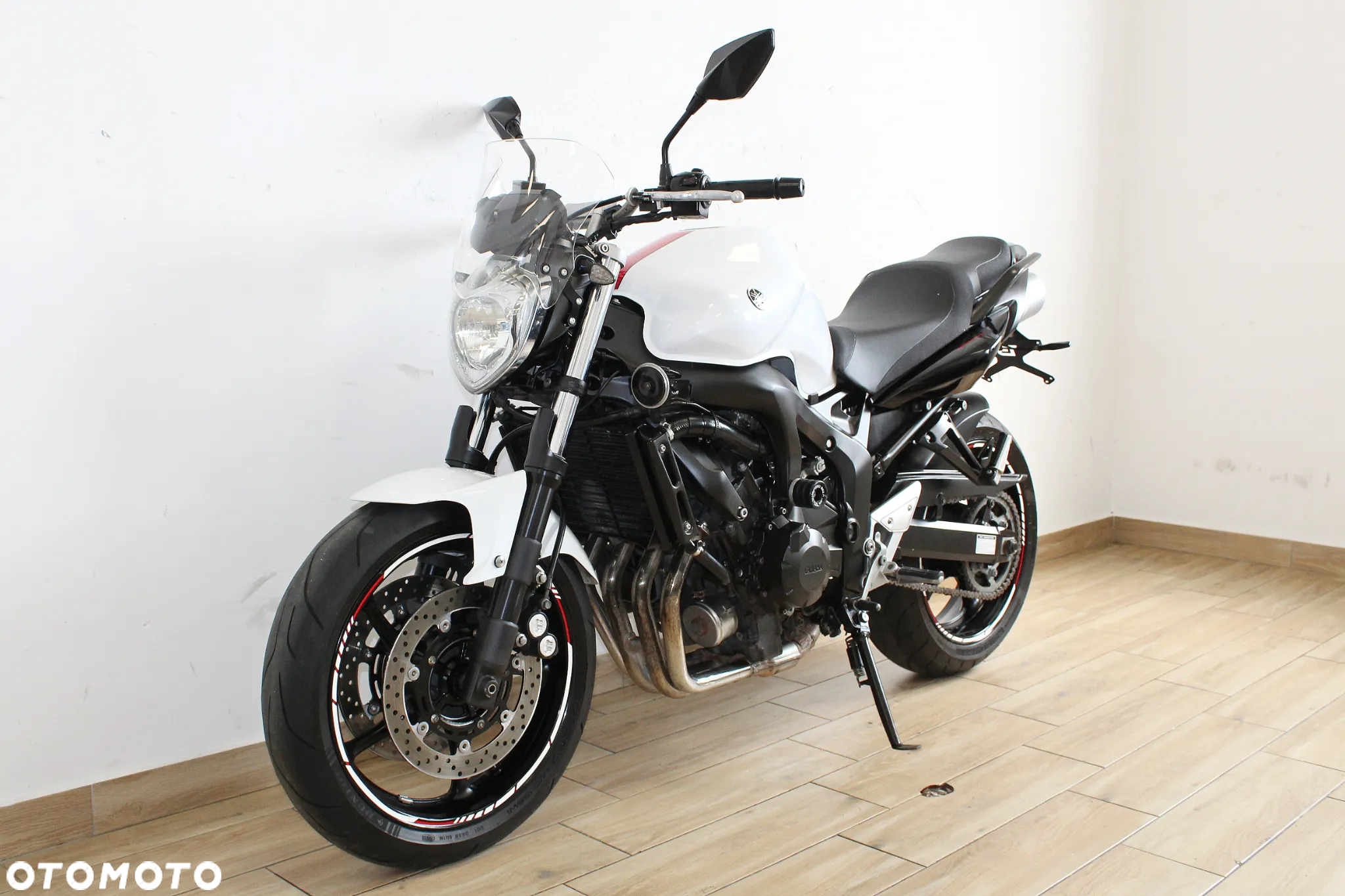 Yamaha FZ - 4