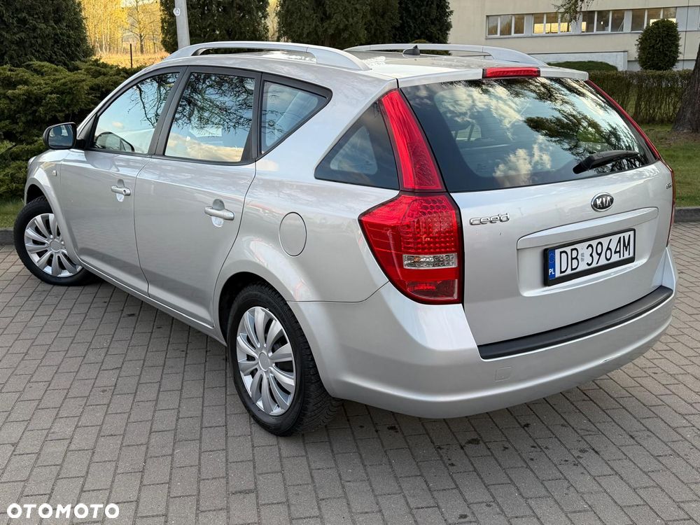 Kia Ceed 1.6 CRDi 90 Vision - 16