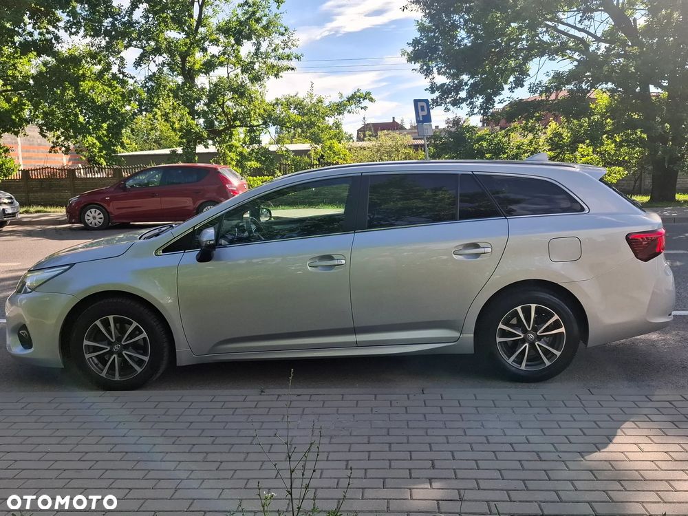 Toyota Avensis Touring Sports 1.6 D-4D Comfort - 4