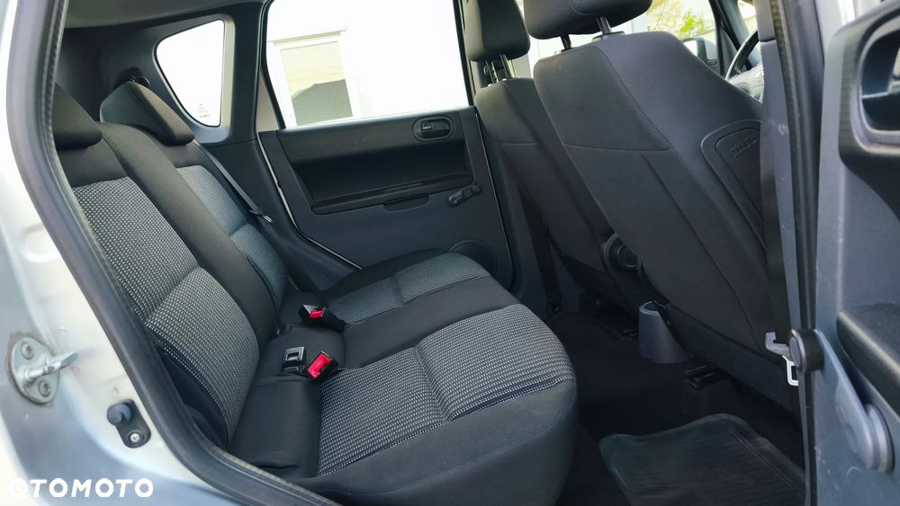 Mitsubishi Colt - 32