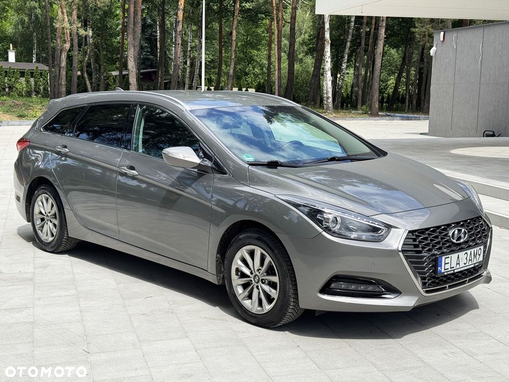Hyundai i40 Kombi blue 1.6 CRDi DCT Space - 2