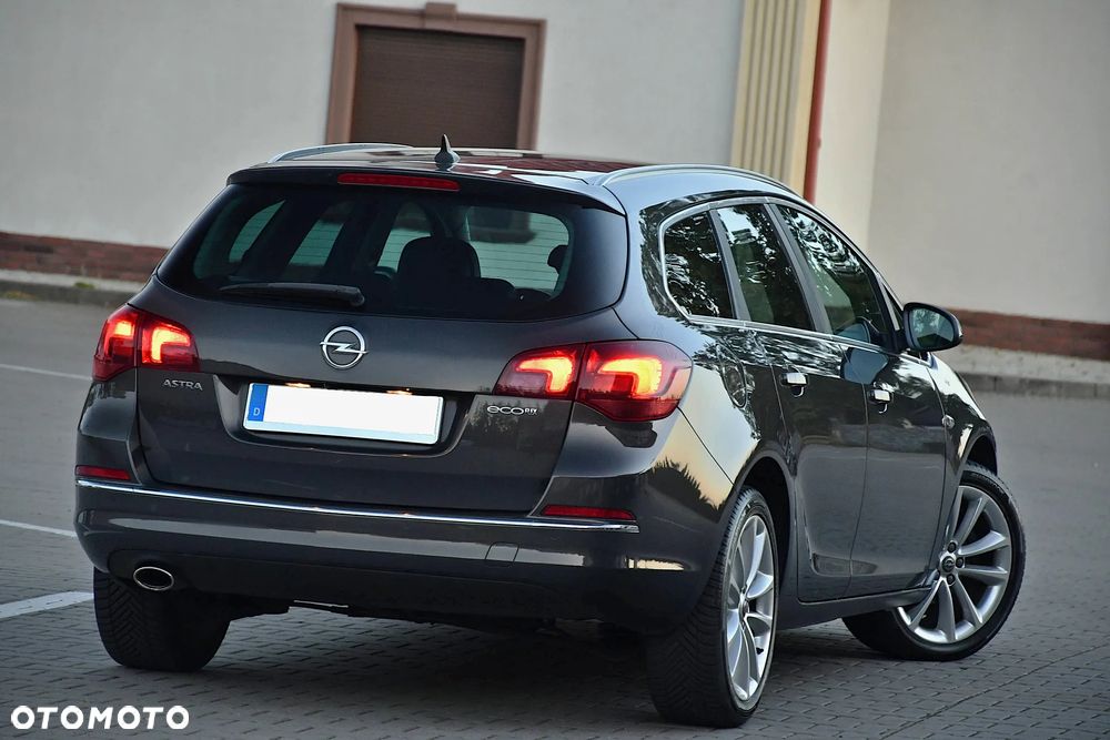 Opel Astra IV 1.4 T Cosmo - 21