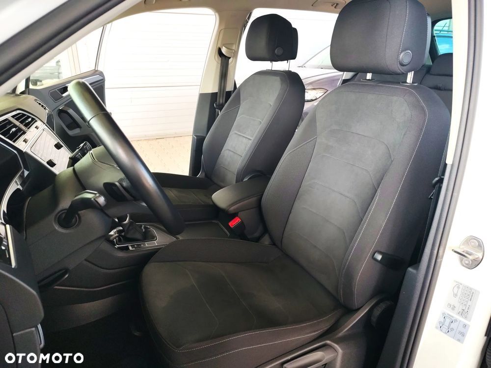 Volkswagen Tiguan 2.0 TDI Elegance DSG - 25