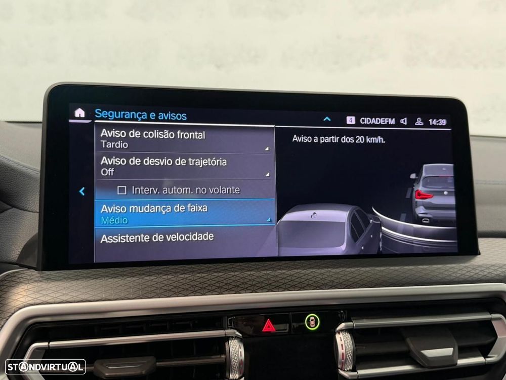 BMW X3 30 e xDrive Pack M Desportivo Pro - 32