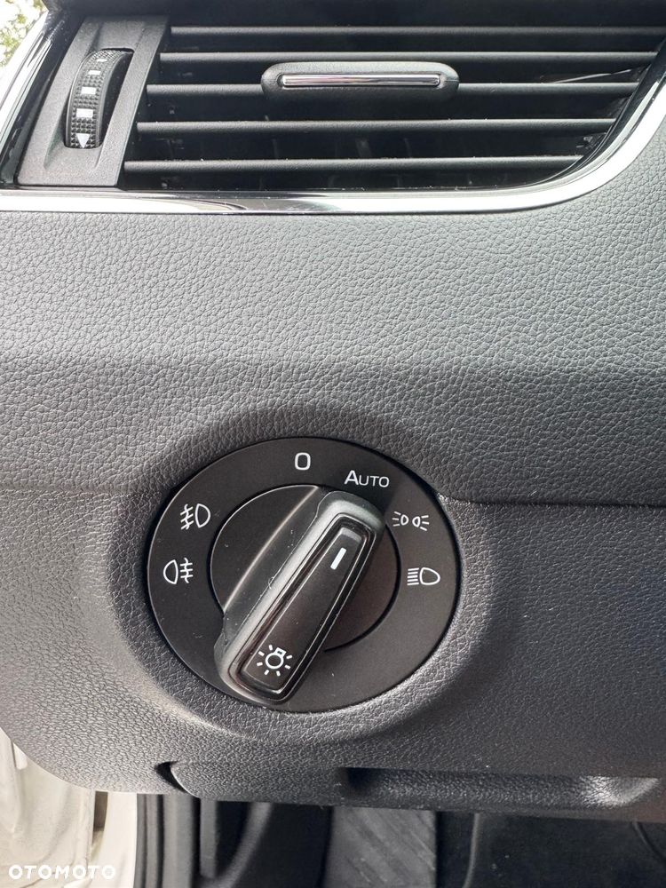 Skoda Octavia 1.5 TSI G-TEC DSG Style - 26