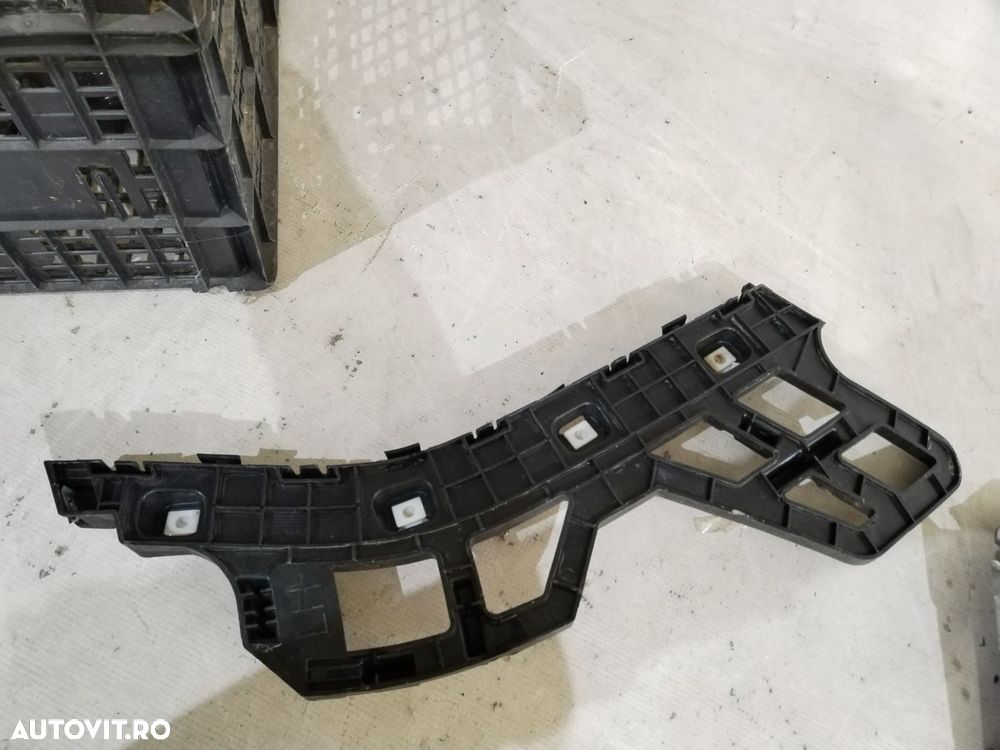 Suport prindere bara stanga spate, Kia Ceed 3, 2019, 2020, 2021, 2022, cod origine OE 86615-J7700. - 1