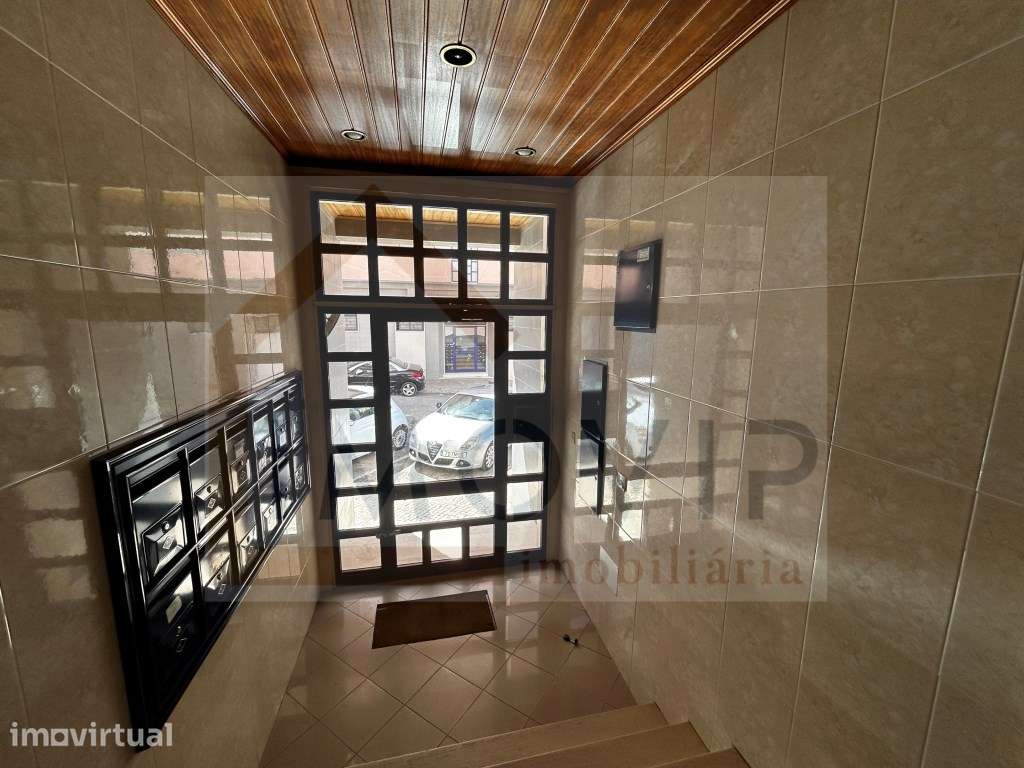 Apartamento T2 R/C Alto, Totalmente Remodelado em Corroios - Grande imagem: 3/20