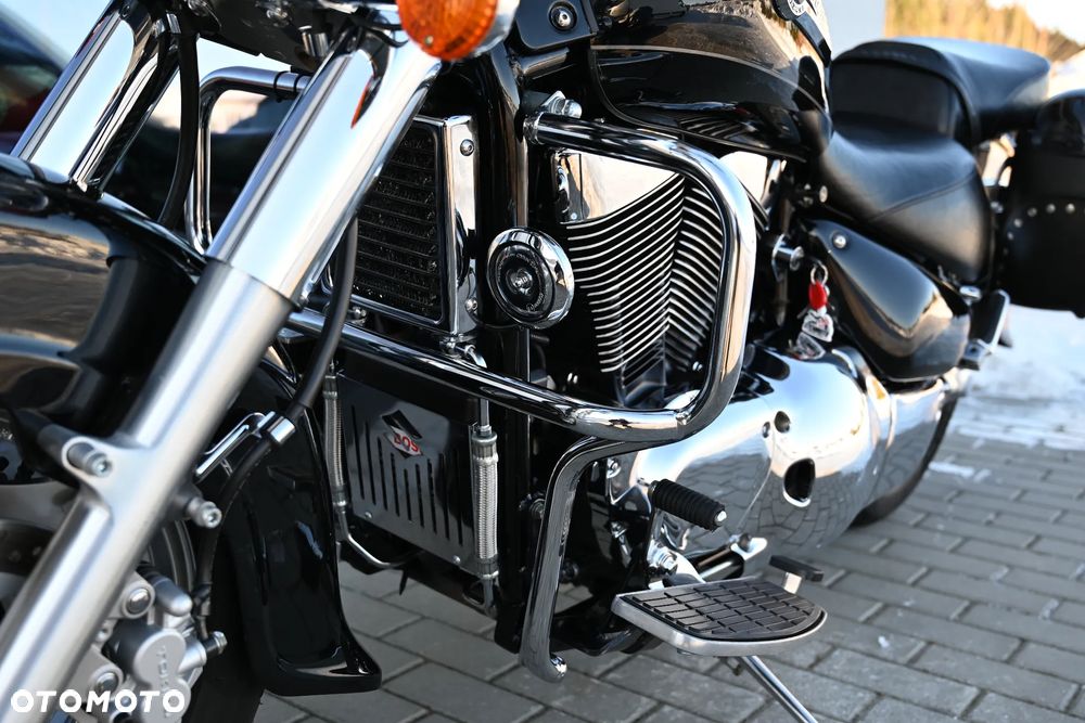 Suzuki Intruder - 21