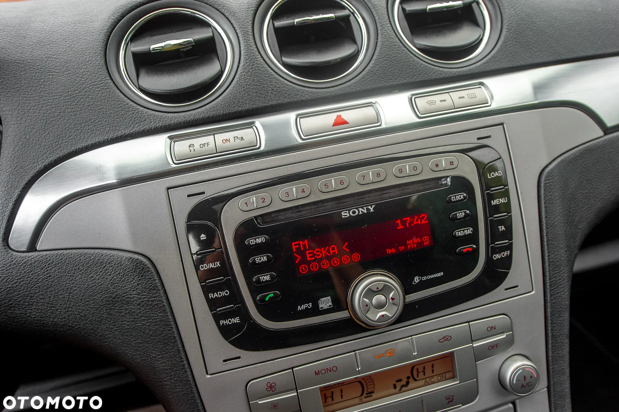 Ford S-Max 2.5 Titanium - 28