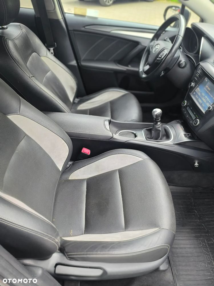 Toyota Avensis 2.0 D-4D Premium - 10