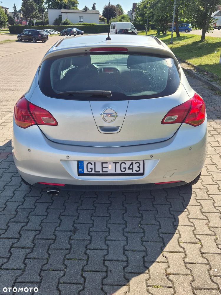 Opel Astra 1.4 Turbo - 4