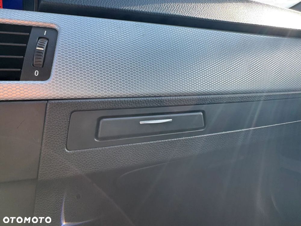 BMW Seria 3 320i Edition Sport - 11
