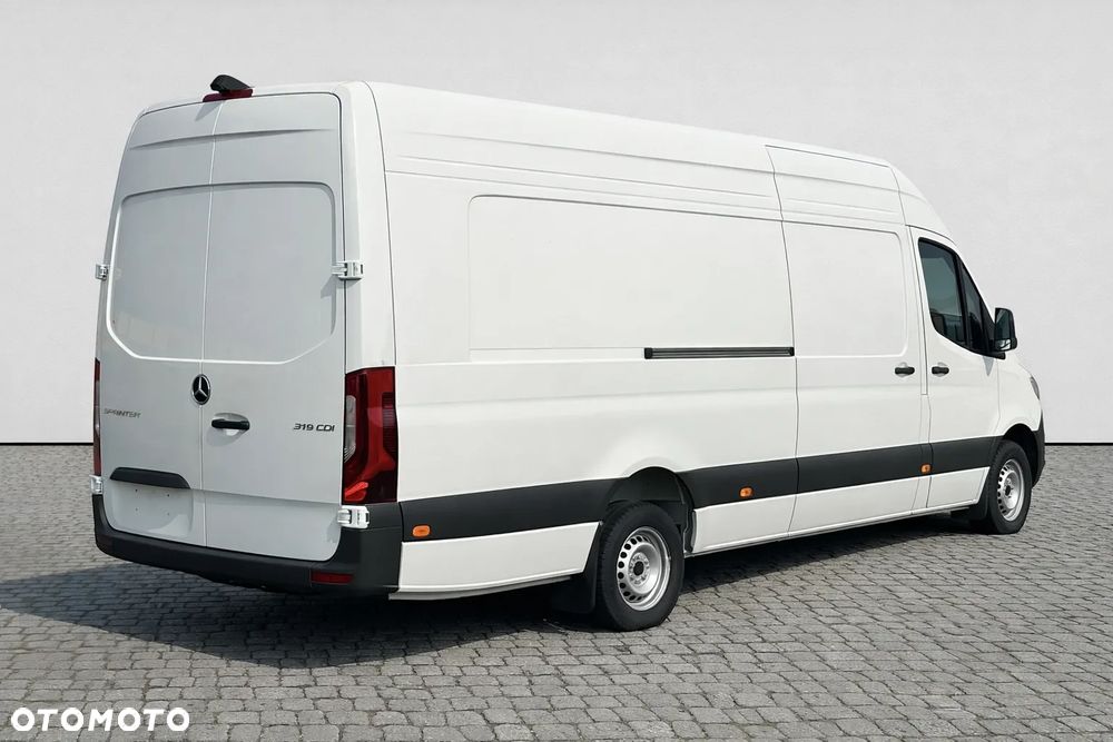 Mercedes-Benz Sprinter - 9