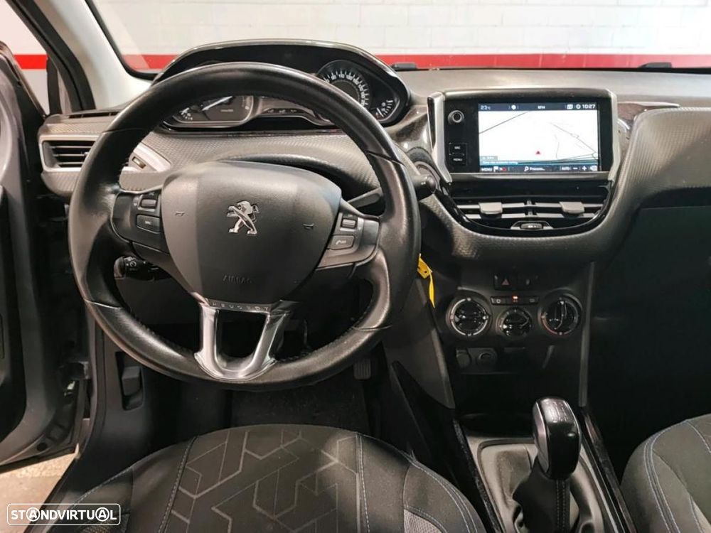 Peugeot 2008 1.5 BlueHDi Signature - 5