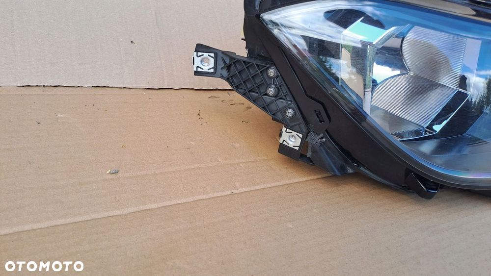 VW T-CROSS 2GM941006A PRAWA LAMPA ZWYKŁA UŻYWANA - 6