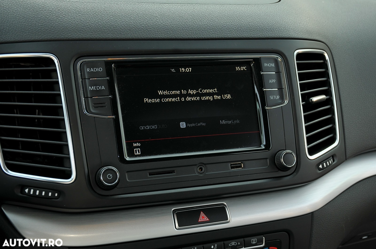 Volkswagen Sharan 2.0 TDI DSG BlueMotion Technology Highline - 16