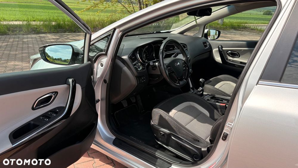 Kia Ceed 1.6 CRDi 136 ISG Platinum Edition - 8