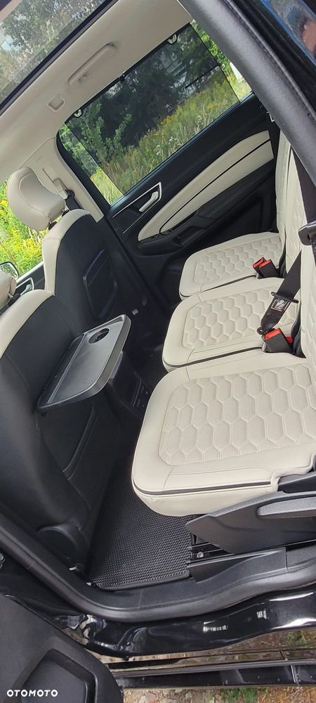 Ford S-Max - 11