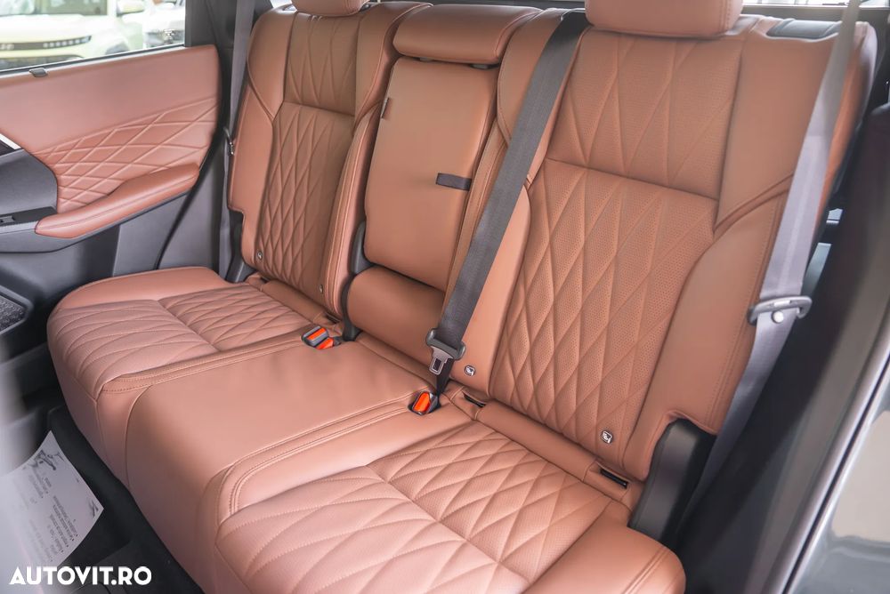 Mitsubishi Outlander 2.4 L 4X4 PHEV Instyle Ultimate - 33