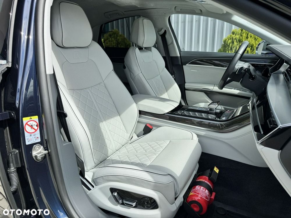 Audi S8 - 22