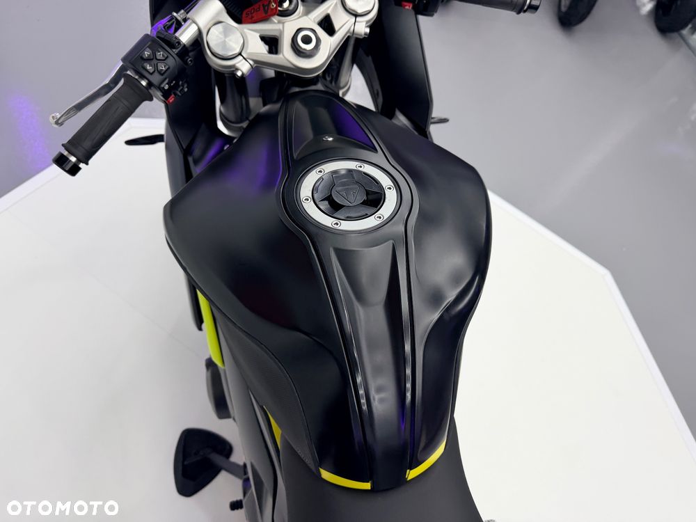 Triumph Daytona - 32