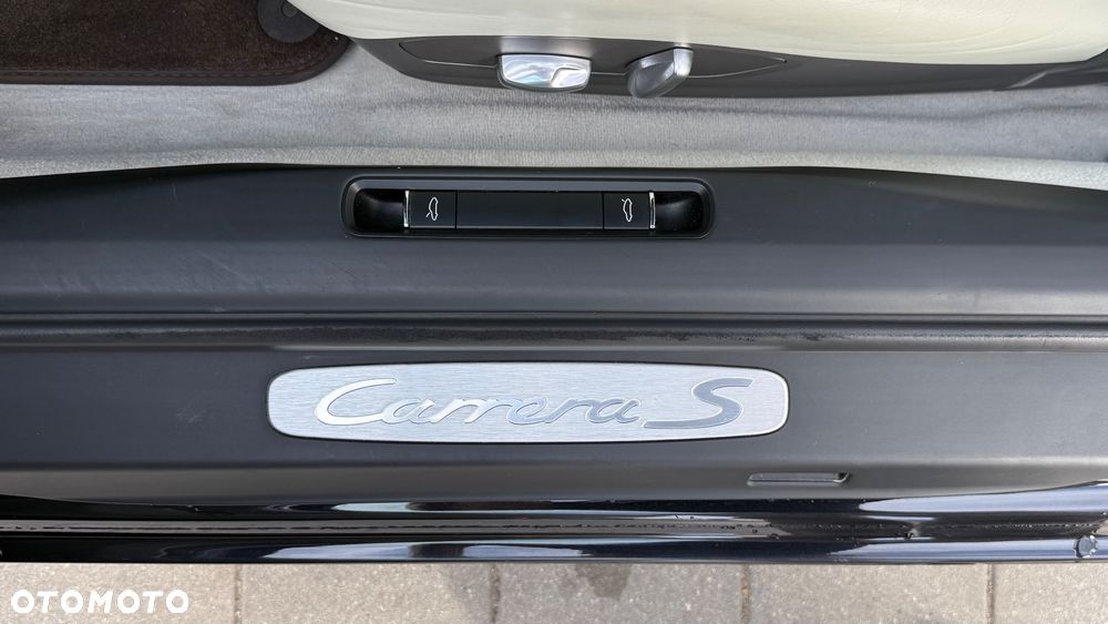Porsche 911 Carrera S PDK - 16