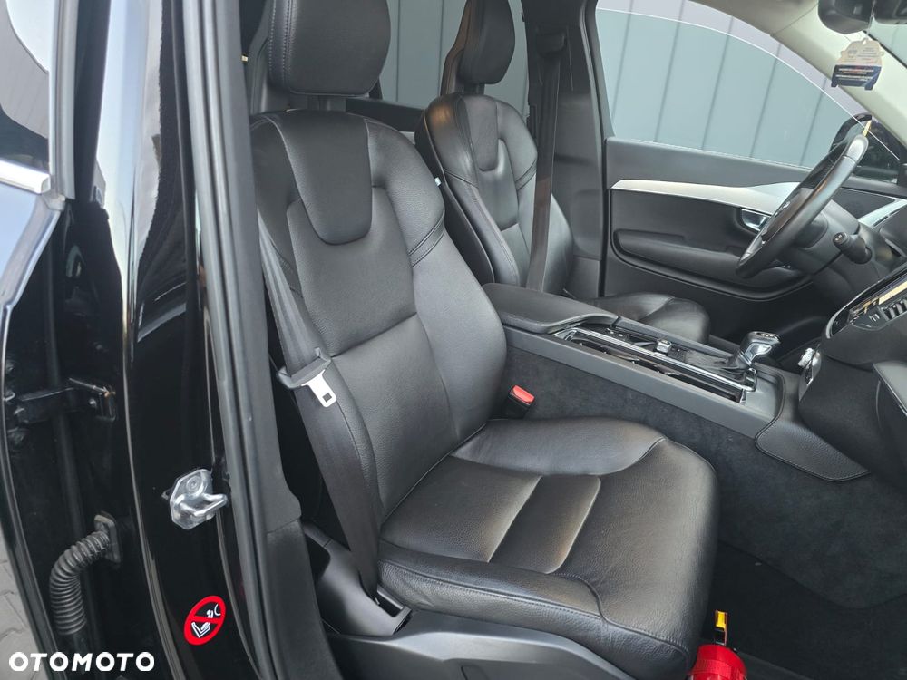 Volvo XC 90 D5 AWD Geartronic RDesign - 16