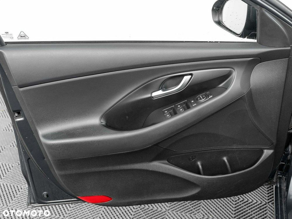 Hyundai i30 1.5 DPI Classic + - 11