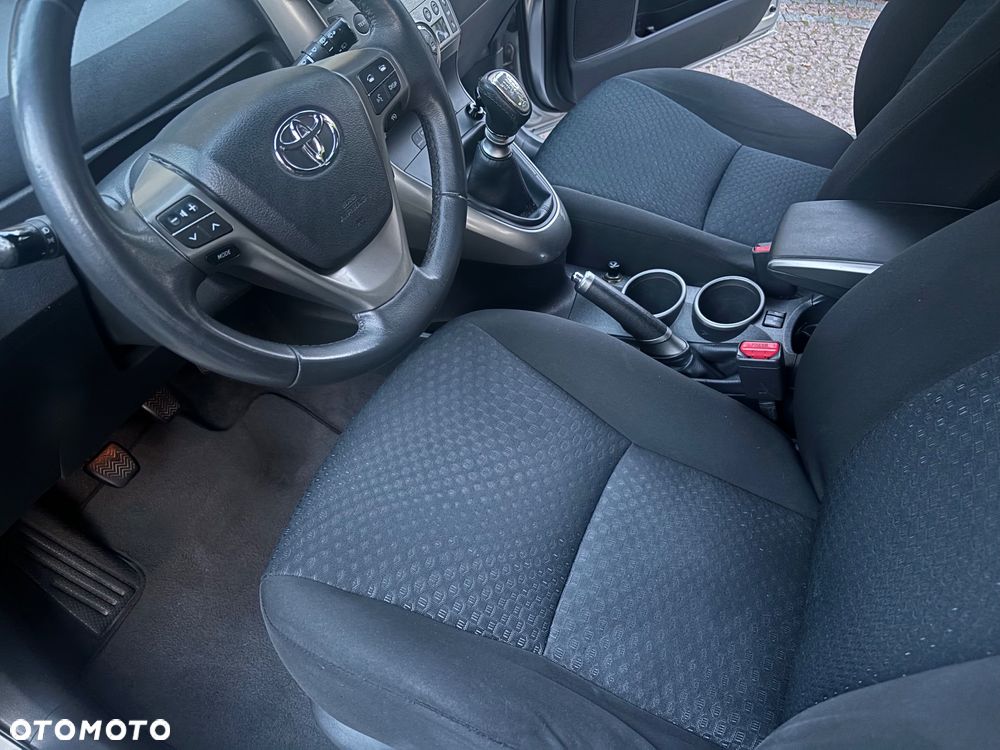 Toyota Verso 2.0 D-4D 2010 7os - 12