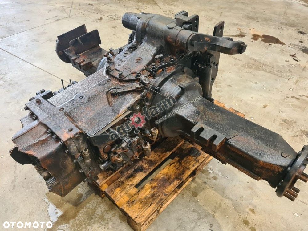 Tylny most Massey Ferguson 5445 851B9 - 1