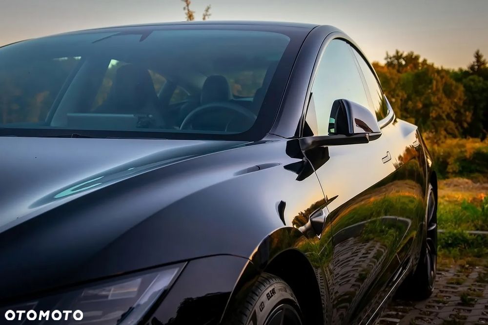 Tesla Model 3 - 8