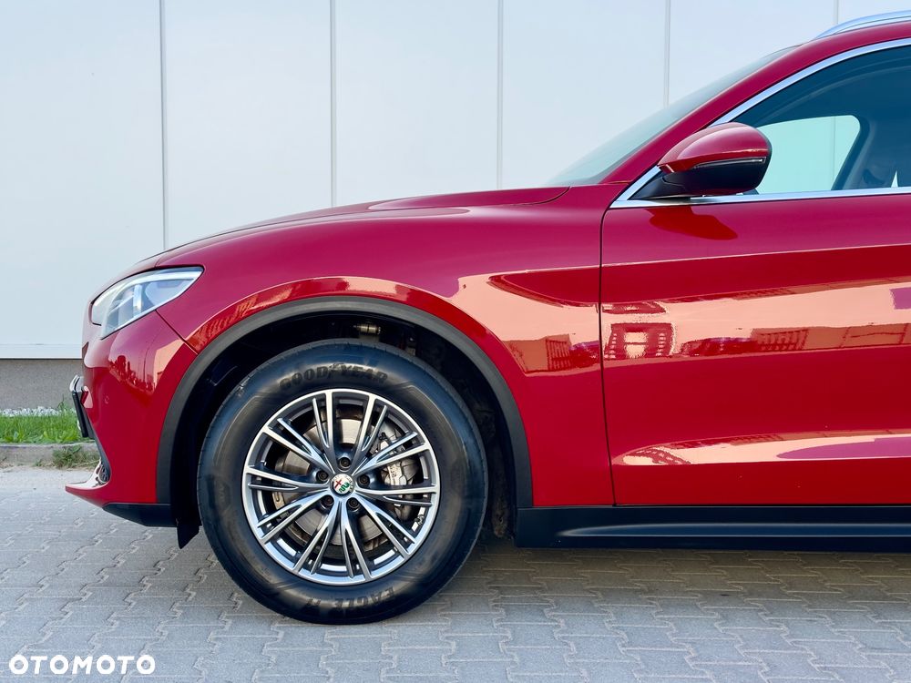 Alfa Romeo Stelvio - 14