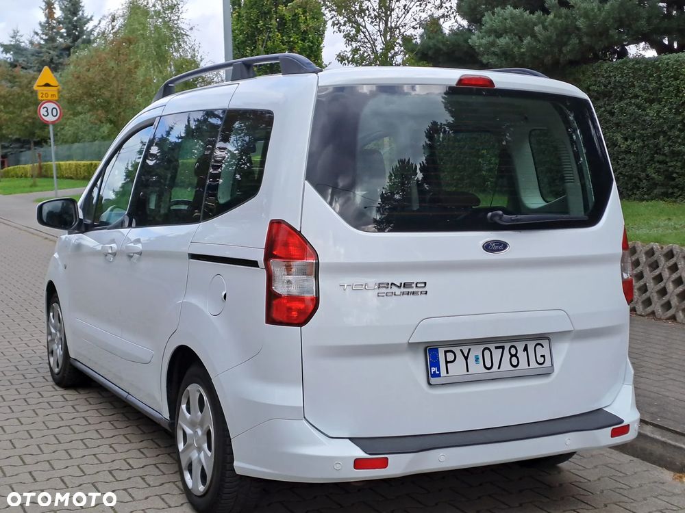 Ford Tourneo Courier - 6