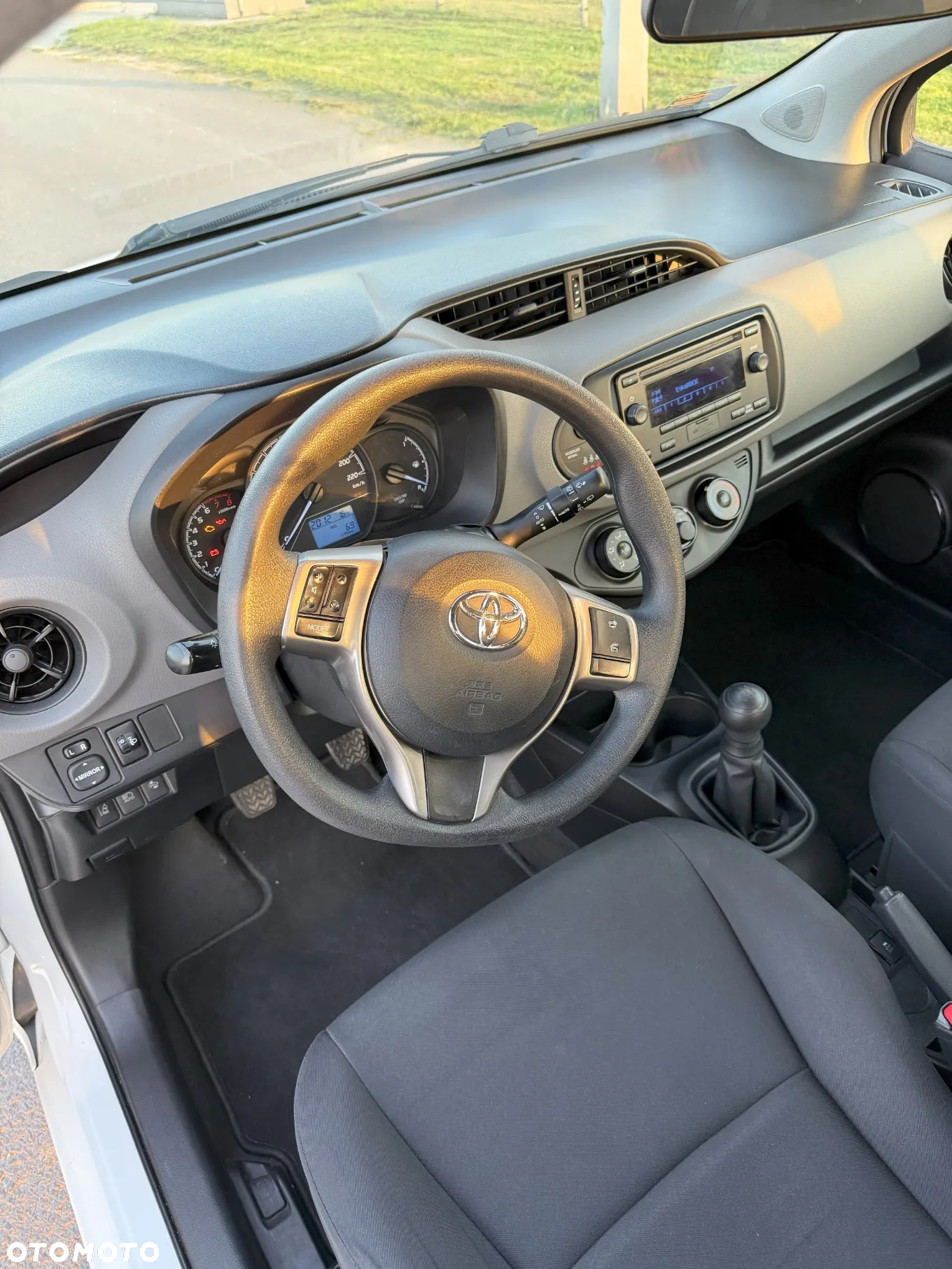 Toyota Yaris 1.0 Active EU6 - 12