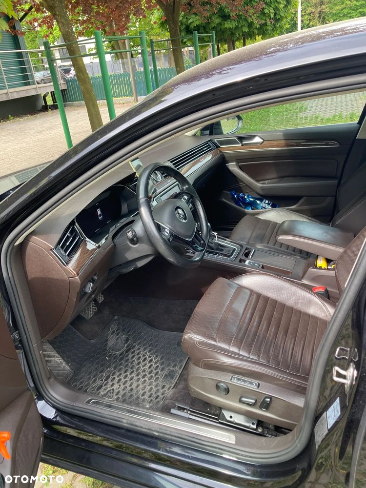 Volkswagen Passat - 2