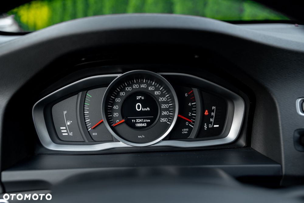 Volvo V60 D4 AWD Geartronic Momentum - 30