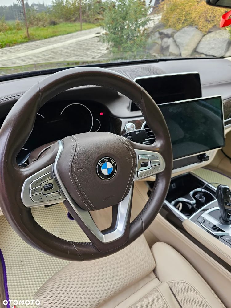 BMW Seria 7 750d xDrive - 28