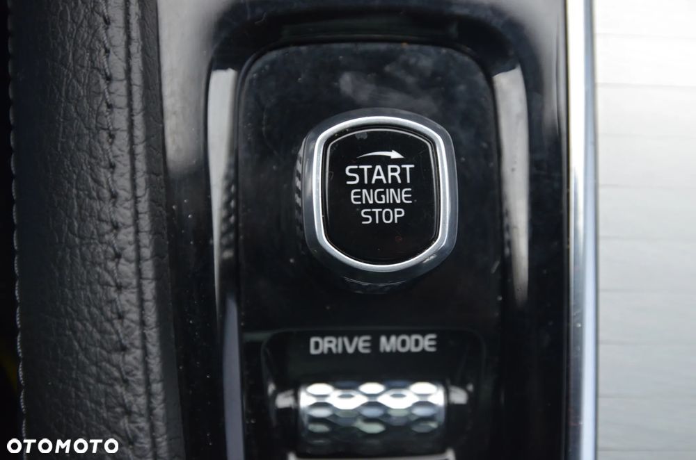 Volvo XC 90 T6 AWD Momentum - 36