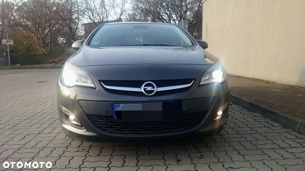 Opel Astra 1.4 Turbo Exklusiv - 10