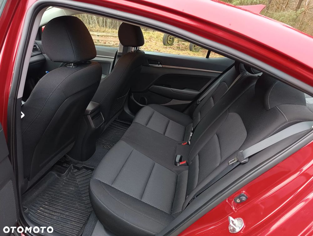 Hyundai Elantra - 7