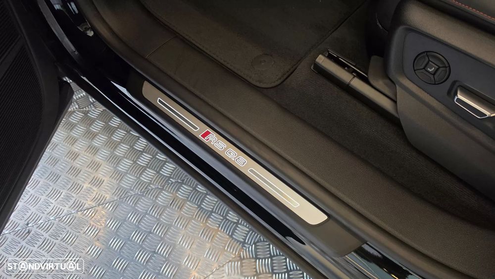 Audi RS Q8 4.0 TFSI quattro Tiptronic - 46
