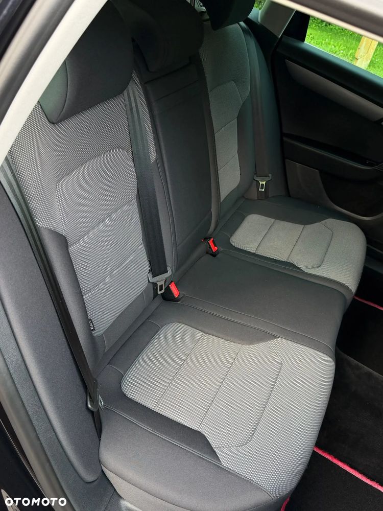 Volkswagen Passat - 24