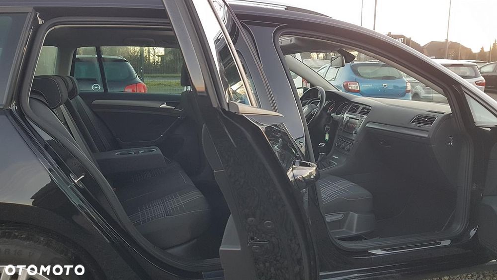 Volkswagen Golf Variant 2.0 TDI BlueMotion Technology Lounge - 25