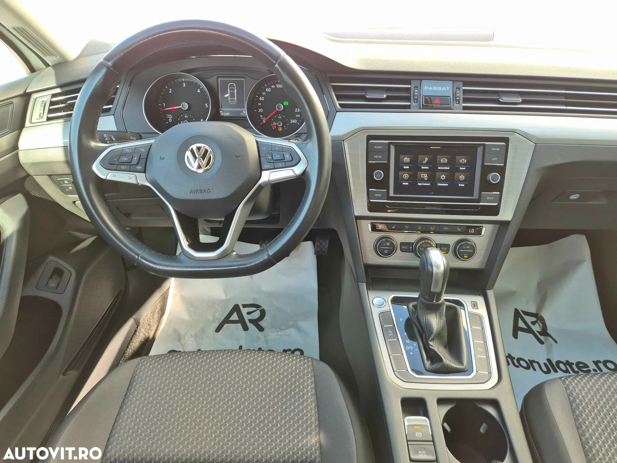 Volkswagen Passat - 12