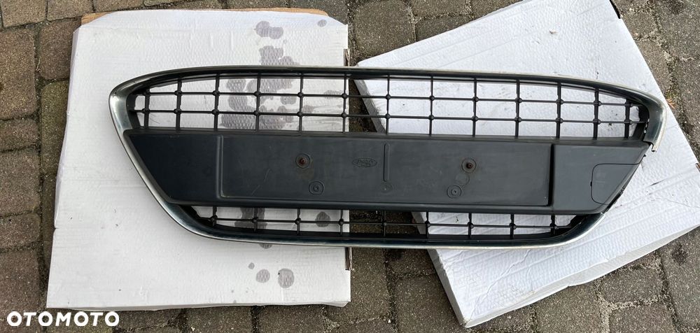 ford oe 8a6117b968d kratka środkowa zderzaka przedniego - 1