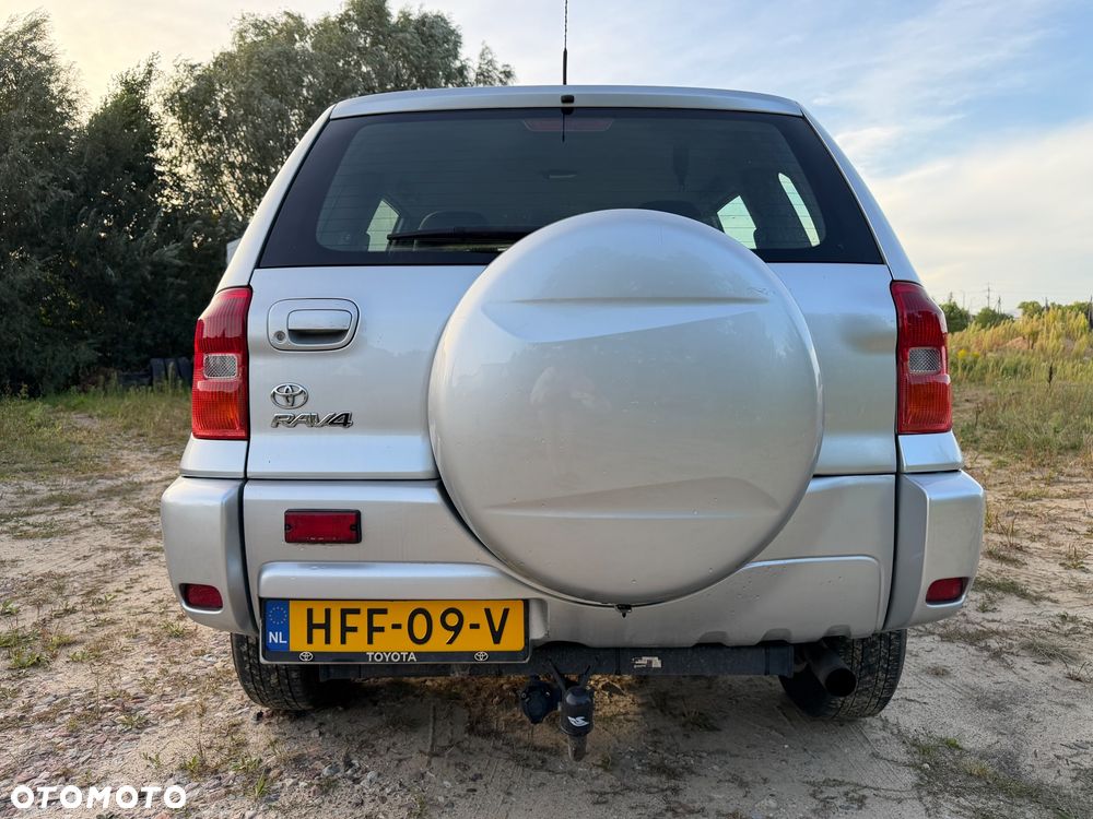 Toyota RAV4 - 6