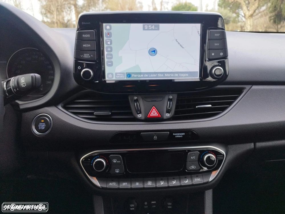Hyundai i30 1.6 CRDi STyle+Navi 7DCT - 17