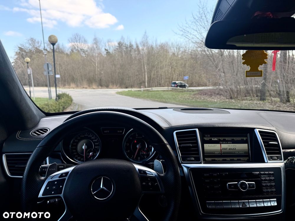Mercedes-Benz ML - 13