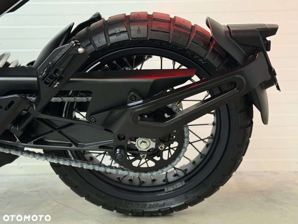 Husqvarna Svartpilen - 33