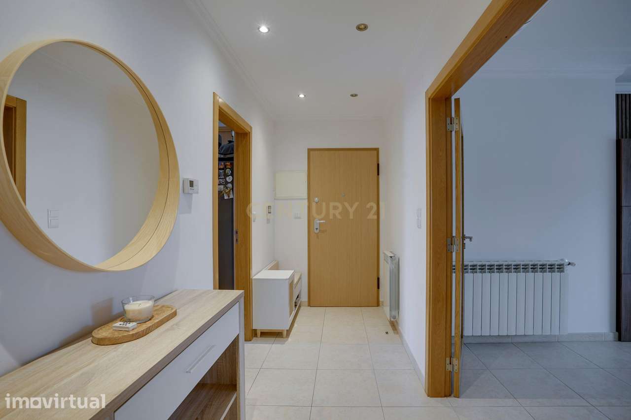 Apartamento T3 em Vialonga, 2º andar Com Box e Elevador - Grande imagem: 4/30